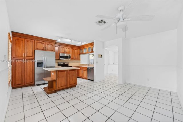 931 Opal Ter, Weston, FL 33326