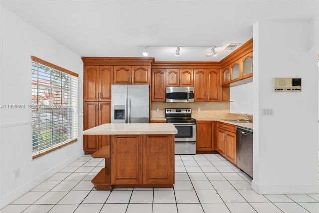 931 Opal Ter, Weston, FL 33326