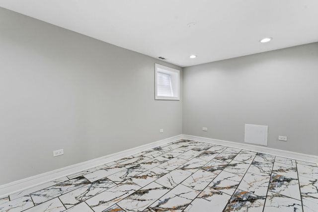 9410 S Champlain Avenue, Chicago, IL 60619