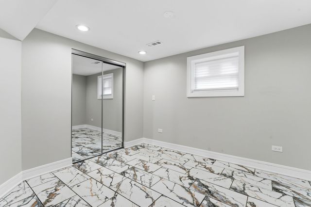 9410 S Champlain Avenue, Chicago, IL 60619