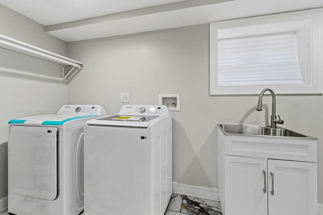 9410 S Champlain Avenue, Chicago, IL 60619