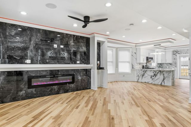 9410 S Champlain Avenue, Chicago, IL 60619