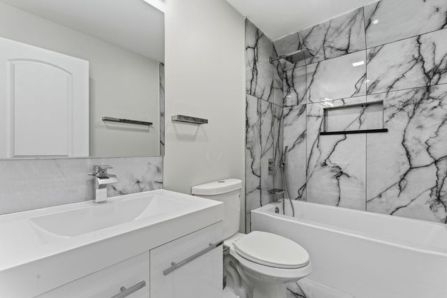 9410 S Champlain Avenue, Chicago, IL 60619