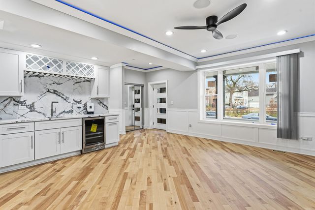 9410 S Champlain Avenue, Chicago, IL 60619