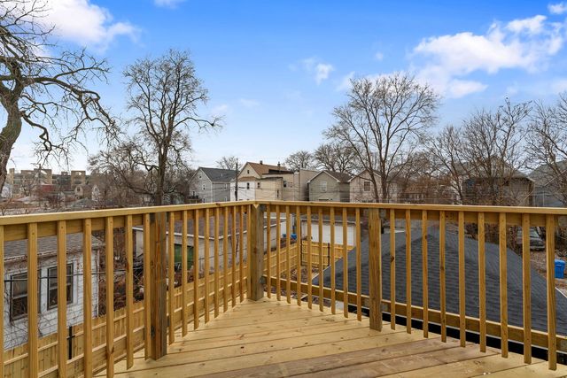 9410 S Champlain Avenue, Chicago, IL 60619