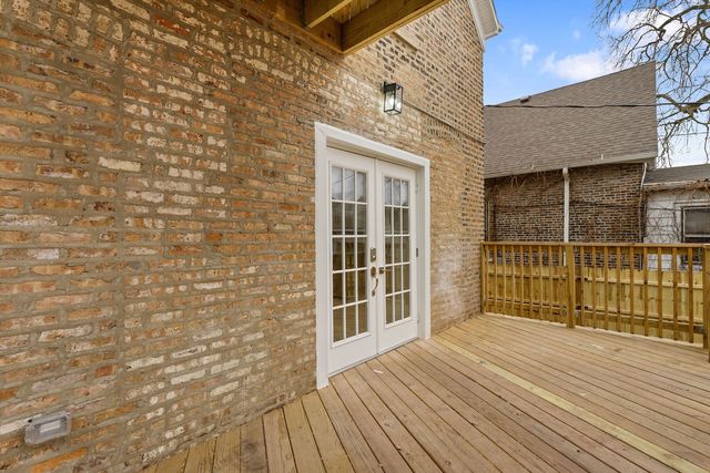 9410 S Champlain Avenue, Chicago, IL 60619