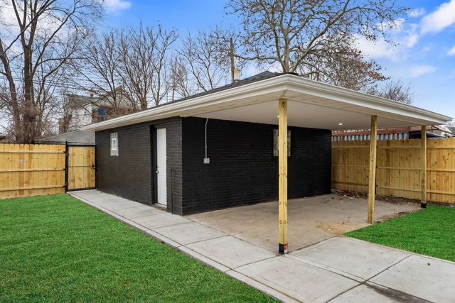 9410 S Champlain Avenue, Chicago, IL 60619