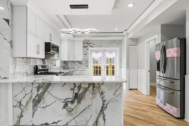 9410 S Champlain Avenue, Chicago, IL 60619