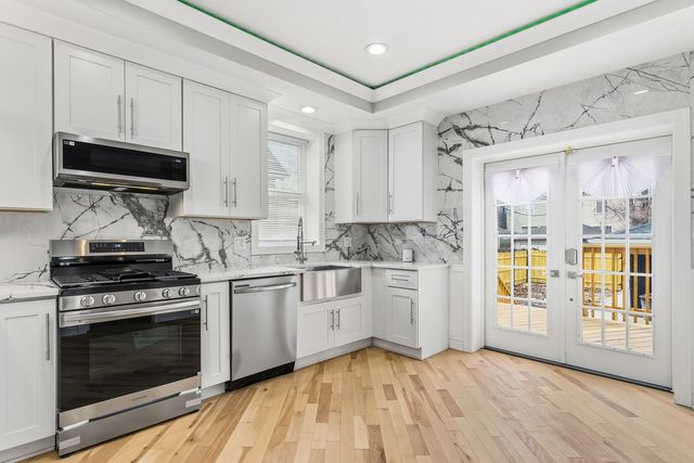 9410 S Champlain Avenue, Chicago, IL 60619