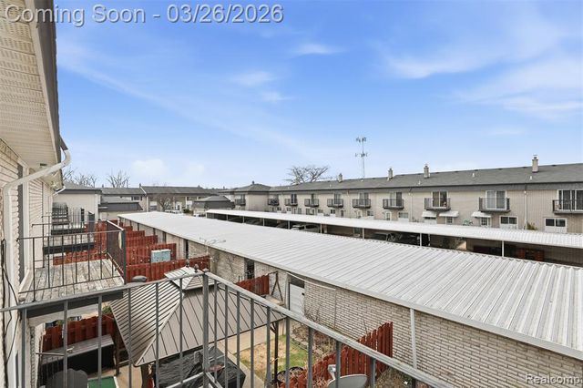 28332 Universal Drive 148, Warren, MI 48092