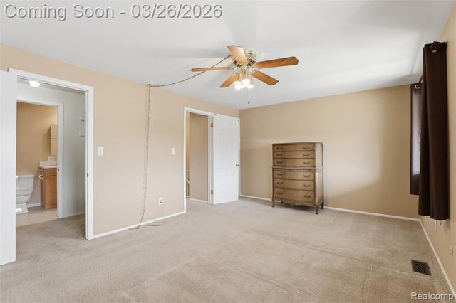 28332 Universal Drive 148, Warren, MI 48092