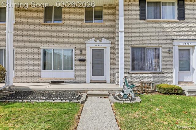 28332 Universal Drive 148, Warren, MI 48092