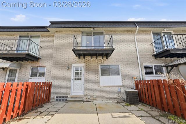 28332 Universal Drive 148, Warren, MI 48092