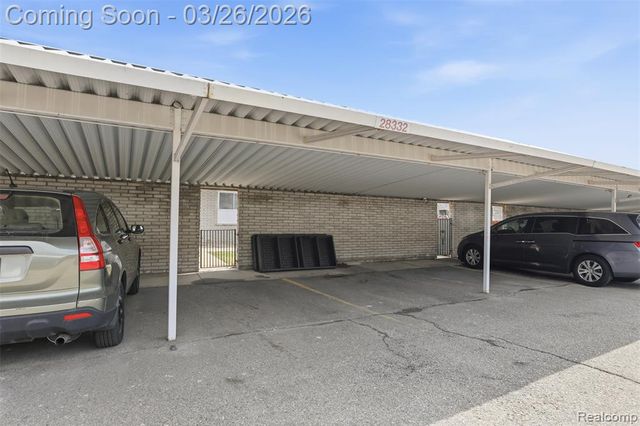 28332 Universal Drive 148, Warren, MI 48092