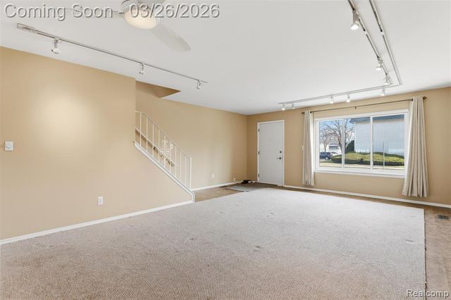 28332 Universal Drive 148, Warren, MI 48092