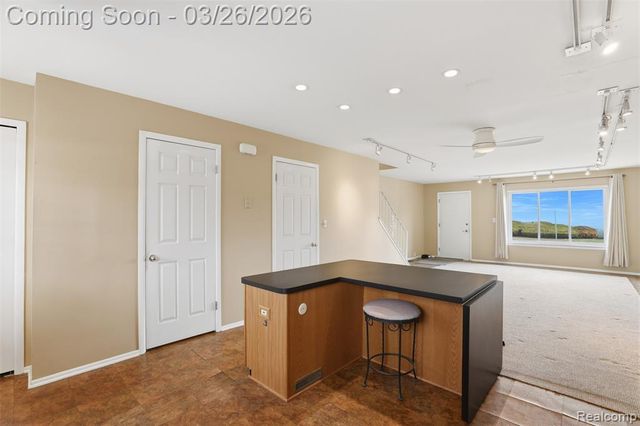 28332 Universal Drive 148, Warren, MI 48092