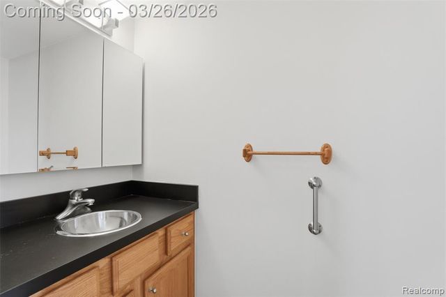 28332 Universal Drive 148, Warren, MI 48092