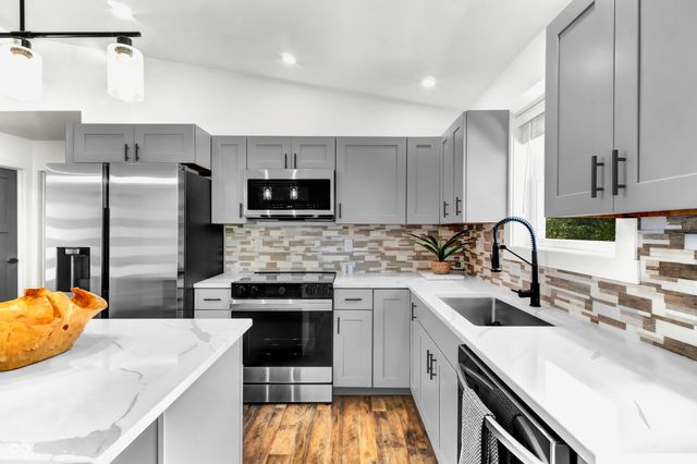 339 Honey Locust Place, North Vernon, IN 47265