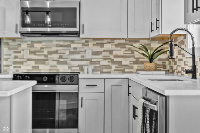 339 Honey Locust Place, North Vernon, IN 47265