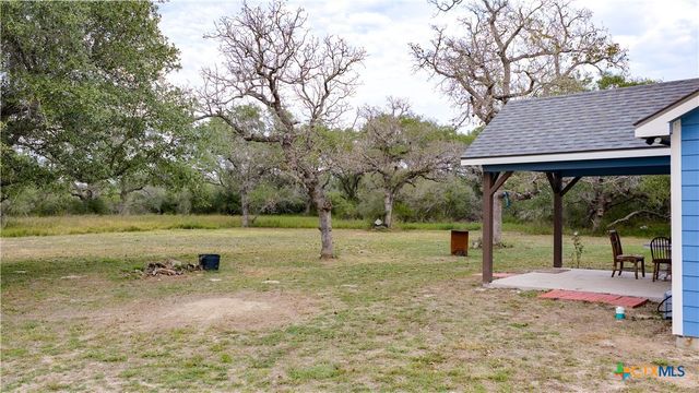618 McGuill Road, Goliad, TX 77963