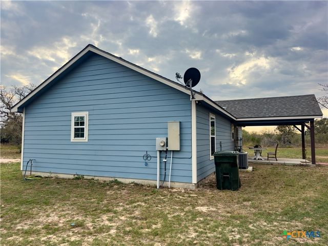 618 McGuill Road, Goliad, TX 77963