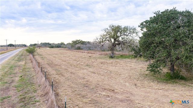 618 McGuill Road, Goliad, TX 77963