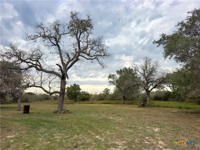 618 McGuill Road, Goliad, TX 77963