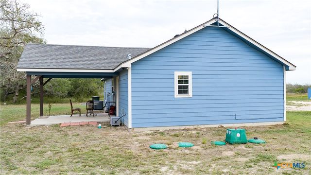 618 McGuill Road, Goliad, TX 77963