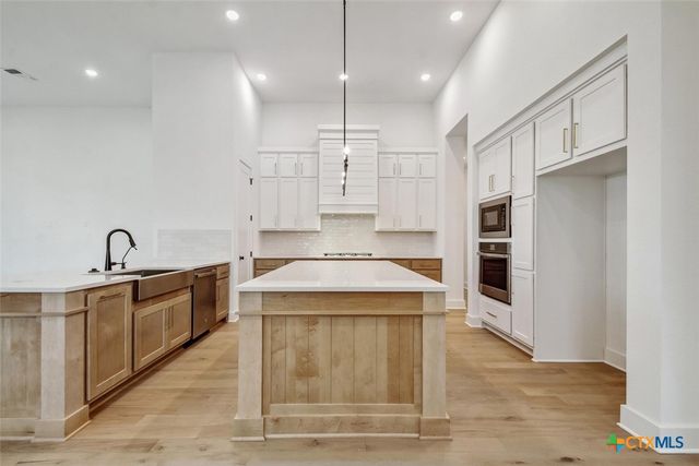 284 Wood Thrush Run, Kyle, TX 78640