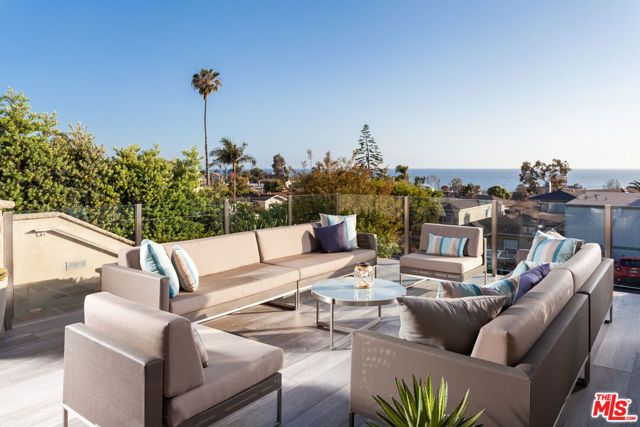438 Bent Street, Laguna Beach, CA 92651