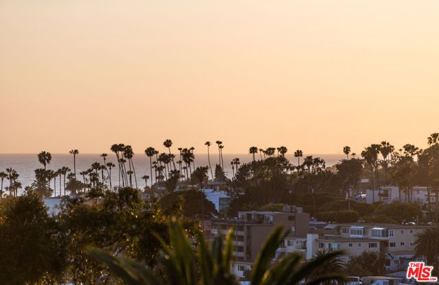 438 Bent Street, Laguna Beach, CA 92651