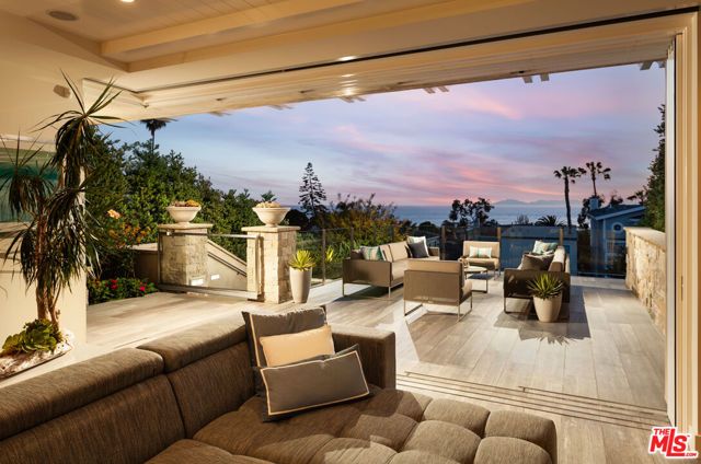 438 Bent Street, Laguna Beach, CA 92651