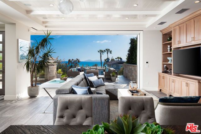 438 Bent Street, Laguna Beach, CA 92651