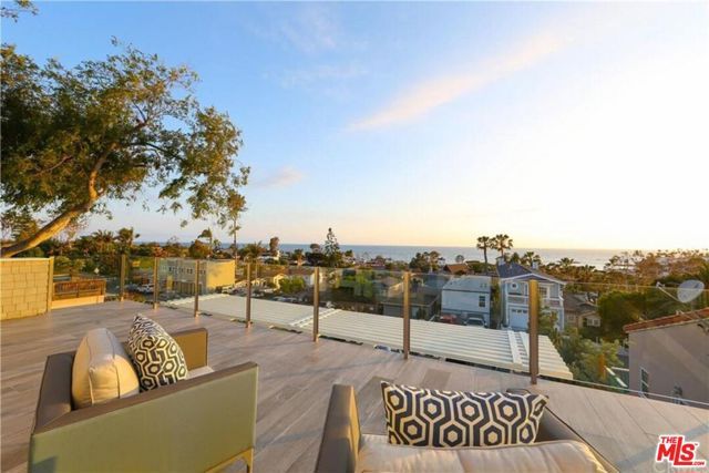 438 Bent Street, Laguna Beach, CA 92651
