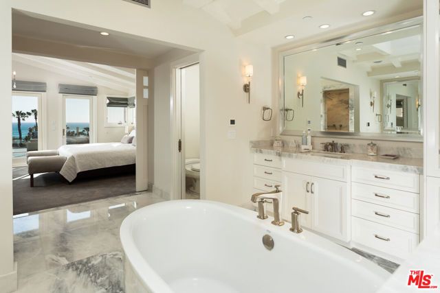 438 Bent Street, Laguna Beach, CA 92651