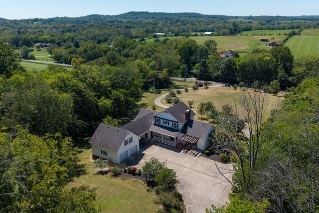 1130 Wrights Ln, Gallatin, TN 37066