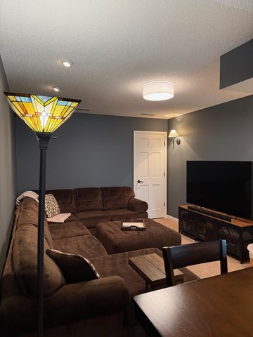 13233 Williamsberg Drive, Savage, MN 55378