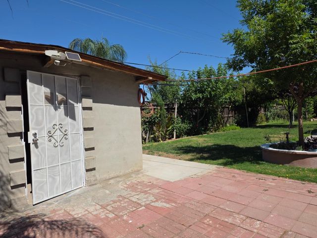 4857 N West Avenue, Fresno, CA 93705