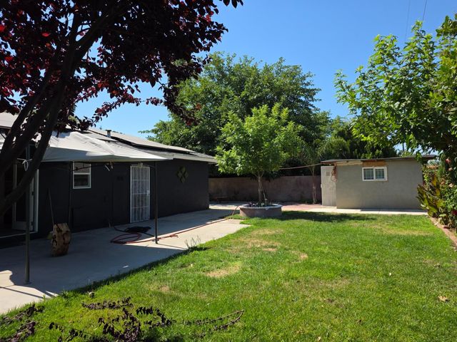 4857 N West Avenue, Fresno, CA 93705