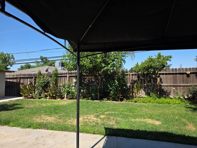 4857 N West Avenue, Fresno, CA 93705