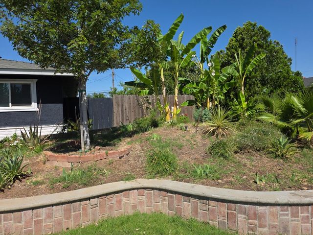4857 N West Avenue, Fresno, CA 93705