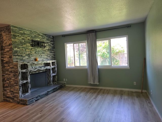 4857 N West Avenue, Fresno, CA 93705