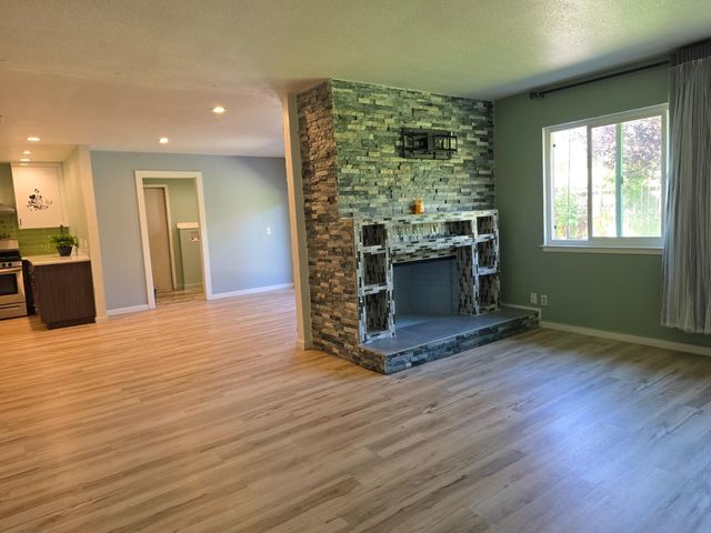 4857 N West Avenue, Fresno, CA 93705