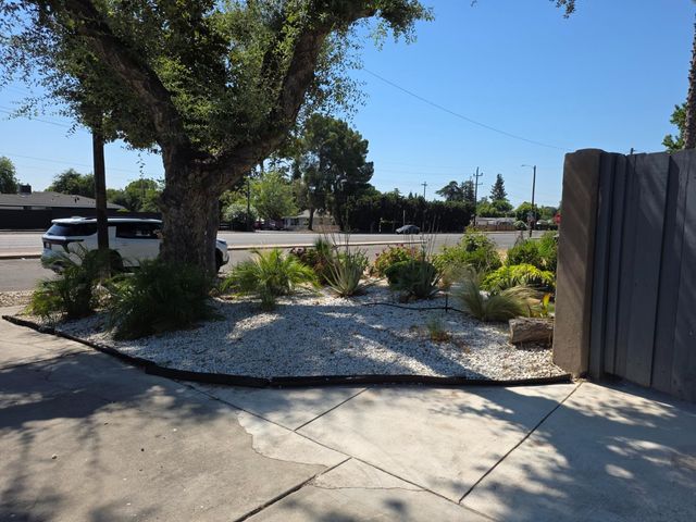 4857 N West Avenue, Fresno, CA 93705