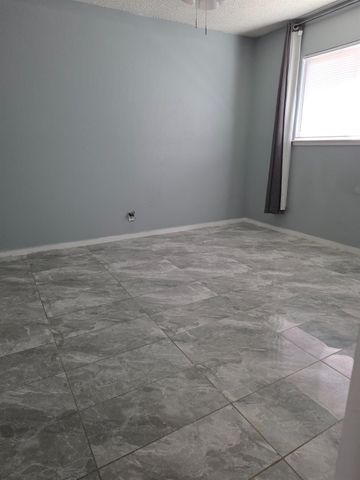4857 N West Avenue, Fresno, CA 93705