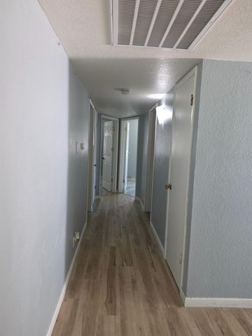 4857 N West Avenue, Fresno, CA 93705