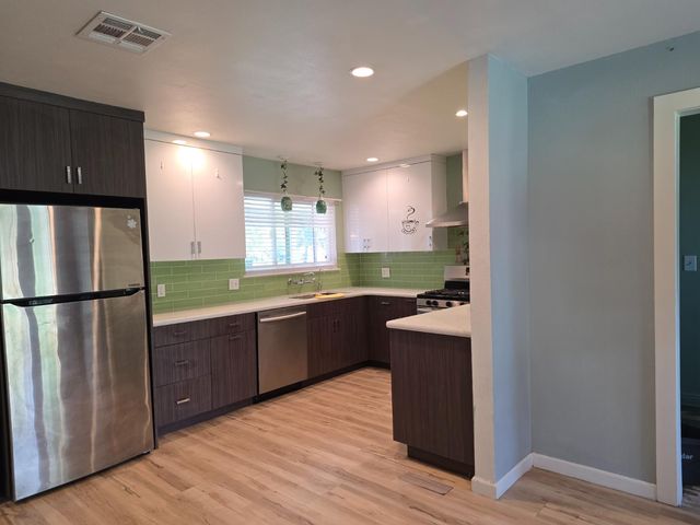 4857 N West Avenue, Fresno, CA 93705