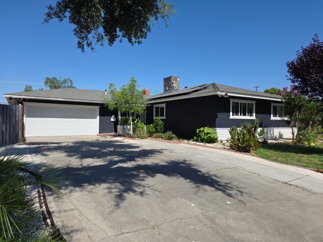 4857 N West Avenue, Fresno, CA 93705