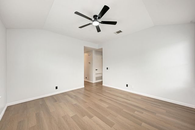 125 Holland ST, Hutto, TX 78634