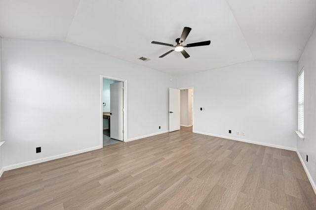 125 Holland ST, Hutto, TX 78634